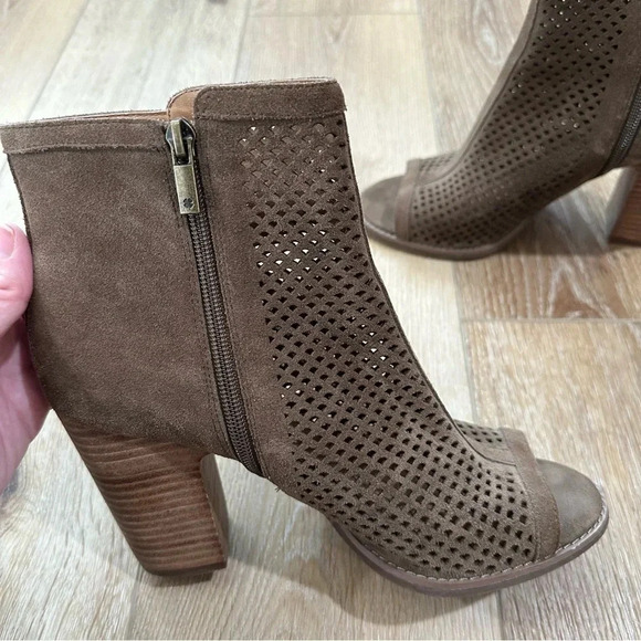 Lucky Brand Women's Lakyn Brown Leather Peep Toe Heeled Ankle Booties Sz 10 GUC - Picture 2 of 11